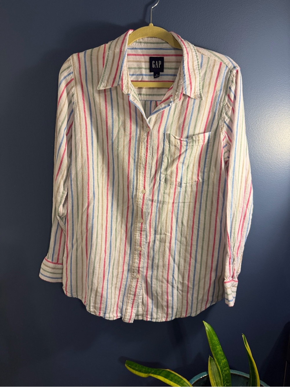 GAP Women’s White Button-Down Stripe shirt Medium